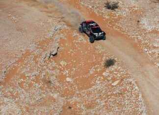Al-Attiyah Dakar Hopes Dented by Navigator Mistake Stress al-attiyah-dakar-hopes-dented-by-navigator-mistake-stress