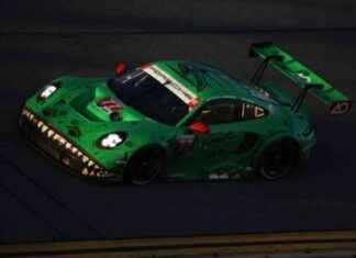 Challenges of Souvenir Hunting at Rolex 24 challenges-of-souvenir-hunting-at-rolex-24