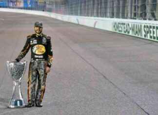 Truex Reflects on Dominant and Effortless 2017 NASCAR Season truex-reflects-on-dominant-and-effortless-2017-nascar-season