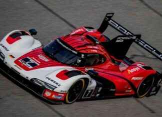 Vanthoor Leads Porsche at Sunset in Daytona vanthoor-leads-porsche-at-sunset-in-daytona