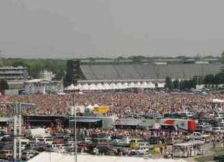 Bret Michaels and The All-American Rejects Perform at Carb Day bret-michaels-and-the-all-american-rejects-perform-at-carb-day