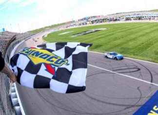 Larson Dominates Cup Series Race at Kansas larson-dominates-cup-series-race-at-kansas